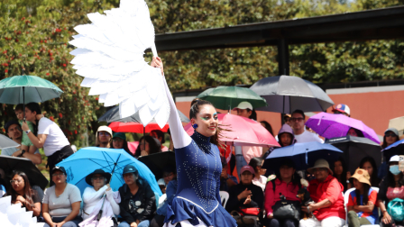 Desfile de la Confraternidad por fiestas de Quito, en el parque Bicentenario.