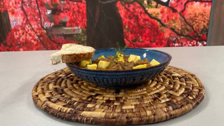 Este martes 25 de noviembre del 2025 preparamos aros de cebollapapa rellena, junto al chef Felipe Campana.