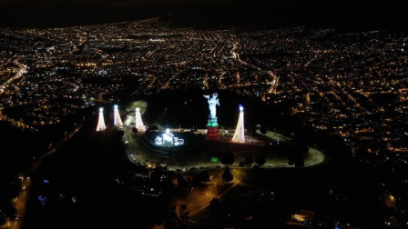 Avanza instalación de pesebre gigante en El Panecillo
