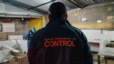 La AMC clausuró dos camales en Quito el martes 25 de noviembre del 2025.