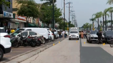 Armados atacaron a un empresario que se movilizaba en un vehículo de alta gama en Samborondón.