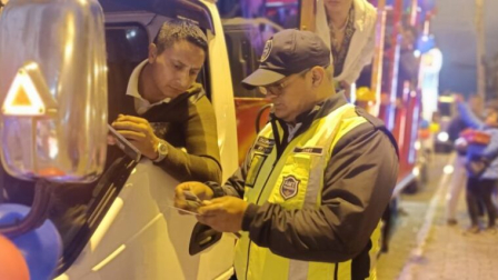 La AMT realiza inspecciones a las chivas durante las Fiestas de Quito