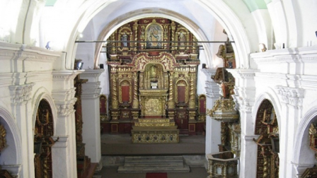 La obra drag 'Aristócratas' se llevó a cabo en la capilla del Museo de la Ciudad.