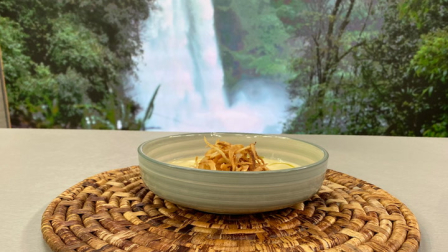 Este lunes 8 de diciembre del 2025 preparamos crema de cebolla, junto al chef Felipe Campana.