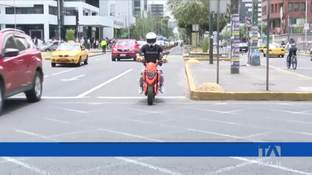 En la Asamblea se analiza un proyecto de reformas a la Ley de Tránsito que incluye regular los medios de transporte eléctricos. La propuesta plantea exigir licencia para conducir scooters y establecer reglas claras para el servicio de delivery.

Un reportaje de Karen Haro