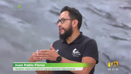 El deportista ecuatoriano nos cuenta su historia de esfuerzo, al nadar sobre el Lago Titicaca, en Bolivia