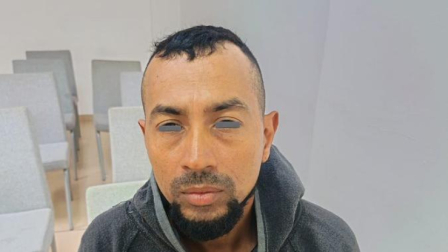 Fotografía difundida por el Ministerio del Interior sobre alias 'Cali', integrante del Clan del Golfo, capturado en Santa Elena, 12 de diciembre de 2025