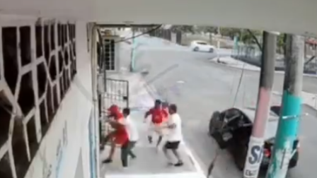 Dos canes defiende a un adulto mayor de un intento de secuestro en Durán