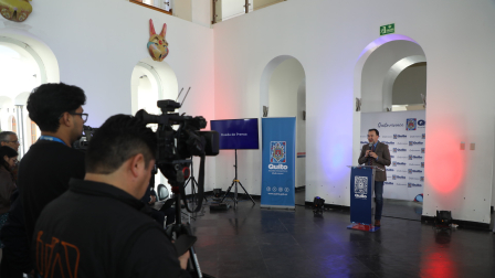 El alcalde de Quito, Pabel Muñoz, en su habitual conferencia de prensa este martes 16 de diciembre del 2025