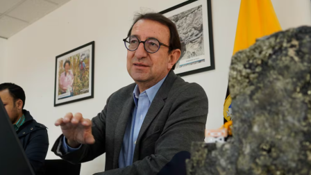 El viceministro de Minas, Javier Subía, renunció a su cargo.