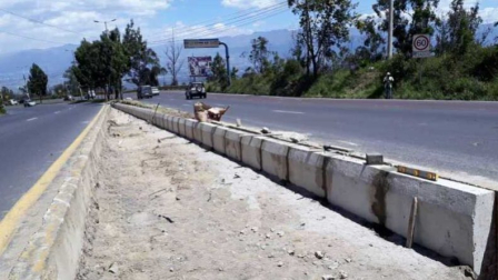 En el puente de la avenida Simón Bolívar, a la altura del ingreso a Zámbiza, se realizarán trabajos de reparación de 11 juntas de dilatación