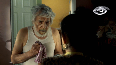 Una película ecuatoriana que mira de frente a la vejez.  Lo que comienza como una historia de soledad se transforma en una oda a los pequeños, pero poderosos, momentos de conexión, con un felino que roba el protagonismo y el corazón.