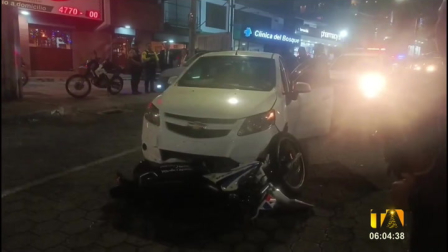 Tras una persecución policial de más de diez minutos, fue capturado en el norte de Quito un sospechoso dedicado al robo de autopartes. Durante el intento de fuga, el hombre hirió a un policía.

Un reportaje de Mishell Villacís