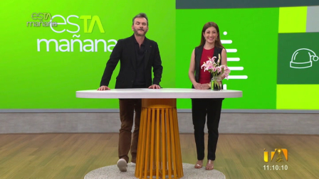 La abogada Evelyn Piguave contesta las preguntas del público en el segmento El Abogado responde