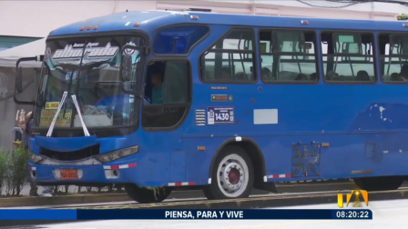 El conductor de un bus de transporte público fue sancionado por circular por el carril exclusivo en Quito. Con este caso, ya suman más de 12 mil infractores registrados por la Agencia Metropolitana de Tránsito en lo que va del 2025.

Un reportaje de Juan Miguel Rodríguez