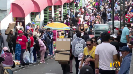 Los centros comerciales del ahorro se reactivan en diciembre debido a las compras navideñas. Comerciantes aseguran que las tiendas de calzado y tecnología son las más visitadas y que las ventas aumentan hasta en un 80 % durante esta temporada.

Un reportaje de Nathalie Jiménez