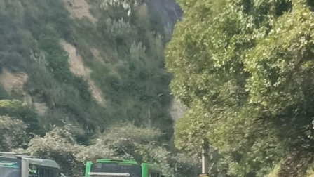 Un choque en la avenida Simón Bolívar y autopista General Rumiñahui ocasionó cierre vial.