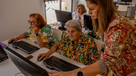 Al proyecto Click-A acuden más mujeres que hombres