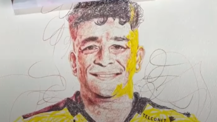 Mario Pineida fue asesinado, el 17 de diciembre del 2025. El pintor Byron Mina decidió rendirle un homenaje con su arte.