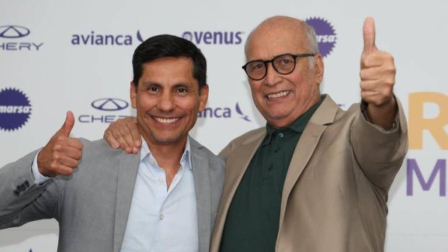 Jorge Delgado Panchana (der.) preside el COE. A su lado, el histórico marchista Jefferson Pérez.