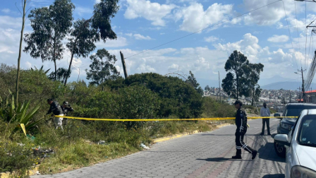 La Policía Nacional llegó al lugar para realizar el levantamiento del cadáver.