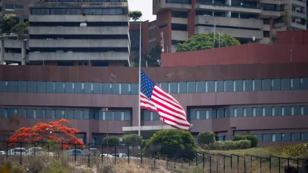 Diplomáticos estadounidenses llegaron a Venezuela con la intención de reabrir su embajada.