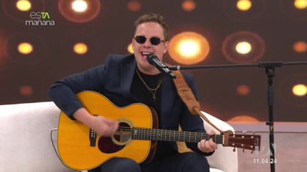 El cantautor ecuatoriano, Rafa Leroux nos habla de sus inicios en la música y cómo creer en uno mismo es la clave de todo.