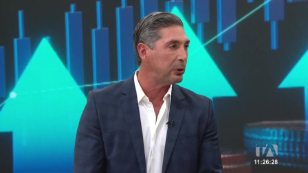 José Abel Defina, empresario ecuatoriano, habla de cómo hacer creer tu dinero con educación financiera básica.