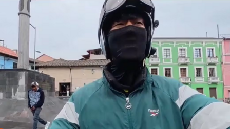 El influencer coreano Sanghyeok Lee sufrió un robo en Quito y quedó registrado en video.