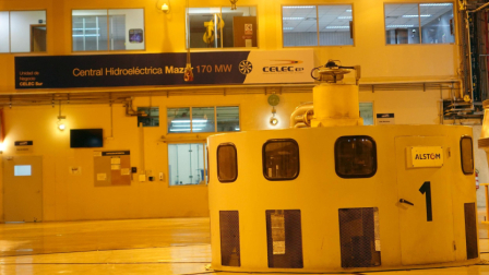 La central hidroeléctrica Mazar es una de las más grandes del país y abastece gran parte de la demanda nacional.