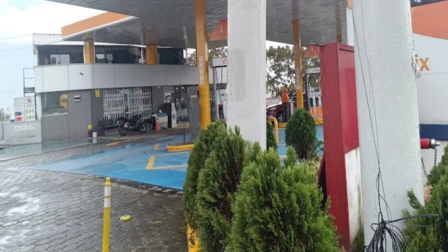 La mujer fue hallada en los baños de una gasolinera en Quito, el 22 de junio del 2026.