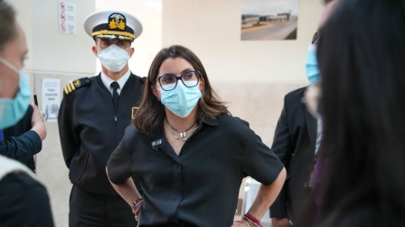 La vicepresidenta María José Pinto durante una visita a un centro de salud tipo C, en San Antonio.