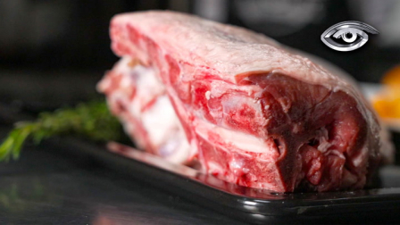 Esta carne ha sabido mantenerse a lo largo del tiempo, adaptándose a tradiciones culinarias de todo el mundo. Desde preparaciones que requieren horas de cocción hasta recetas que la transforman por completo, este reportaje recorre las múltiples maneras en que el cordero se reinventa, une pasado y presente, y sigue conquistando paladares.