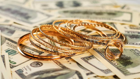 Por el cambio del salario básico unificado en Ecuador se incrementó valor del préstamo prendario