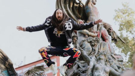 Steve Aoki, DJ y productor estadounidense con 30 años de trayectoria.