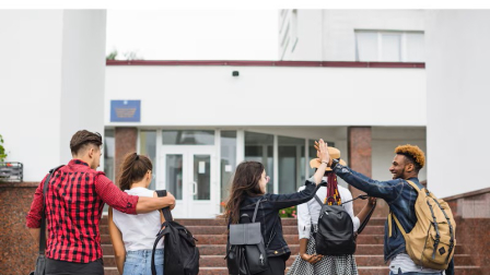 Feria 'Juntos a la U' ayuda a jóvenes a decidir qué carrera estudiar