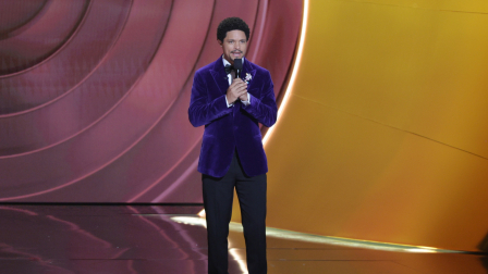 Trevor Noa fue el presentador oficial en la ceremonia anual de los Premios Grammy 2026.