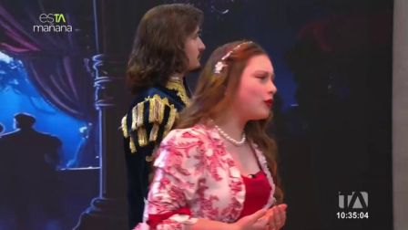 En el set de esTAmañana Romeo y Julieta enamoraron con la interpretación de una historia de amor imposible.