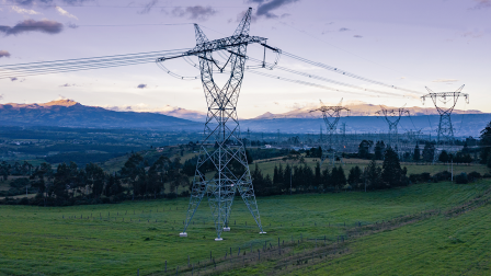 El gobierno busca fortalecer el sistema eléctrico en el país una vez que dejó de comprar energía a Colombia.