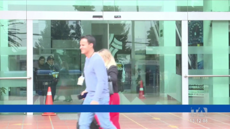 Luis Villacrés inicia depuración en la entidad y anuncia que conductores no serán sancionados por documentos vencidos.