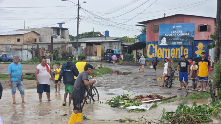 Las fuertes lluvias ocasionaron inundaciones en la provincia de El Oro.