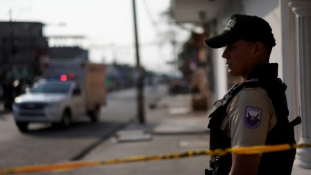 Cuatro policías resultaron heridos y una persona falleció en ataque en hotel de Quevedo.