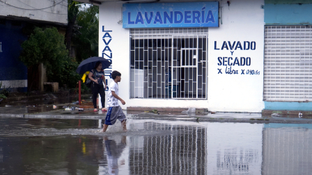 Cuatro horas de un fuerte aguacero dejó varios sectores anegados en el cantón Durán este lunes 9 de febrero del 2026.