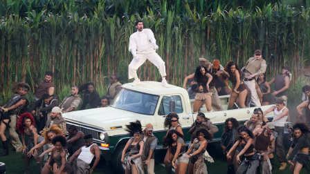 Bad Bunny dio un show único en el medio tiempo del Super Bowl.