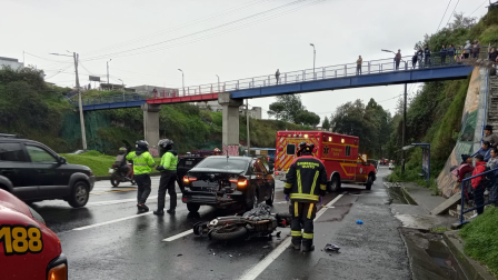 Siniestro de tránsito en el sector de La Lucha de Los Pobres en el sur de Quito