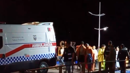 Una embarcación naufragó en las Islas Galápagos y dejó un fallecido.