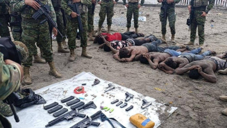 Armas y municiones decomisadas durante operativo en Pedernales.