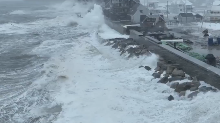 Las costas de New England sufren el embate de un "Nor'easter" que ha provocado inundaciones costeras y tierra adentro. El fuerte oleaje y las lluvias no dan tregua en la región.