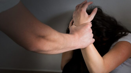 Los hombres abusaron de las dos adolescentes en una vivienda en el cantón Cayambe, en Pichincha.