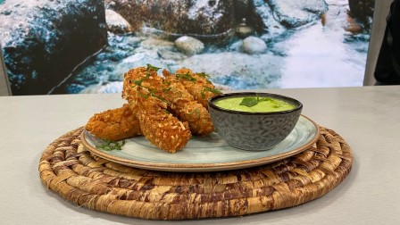 Este miércoles 25 de febrero del 2026 preparamos dedos de pollo, junto al chef Felipe Campana.